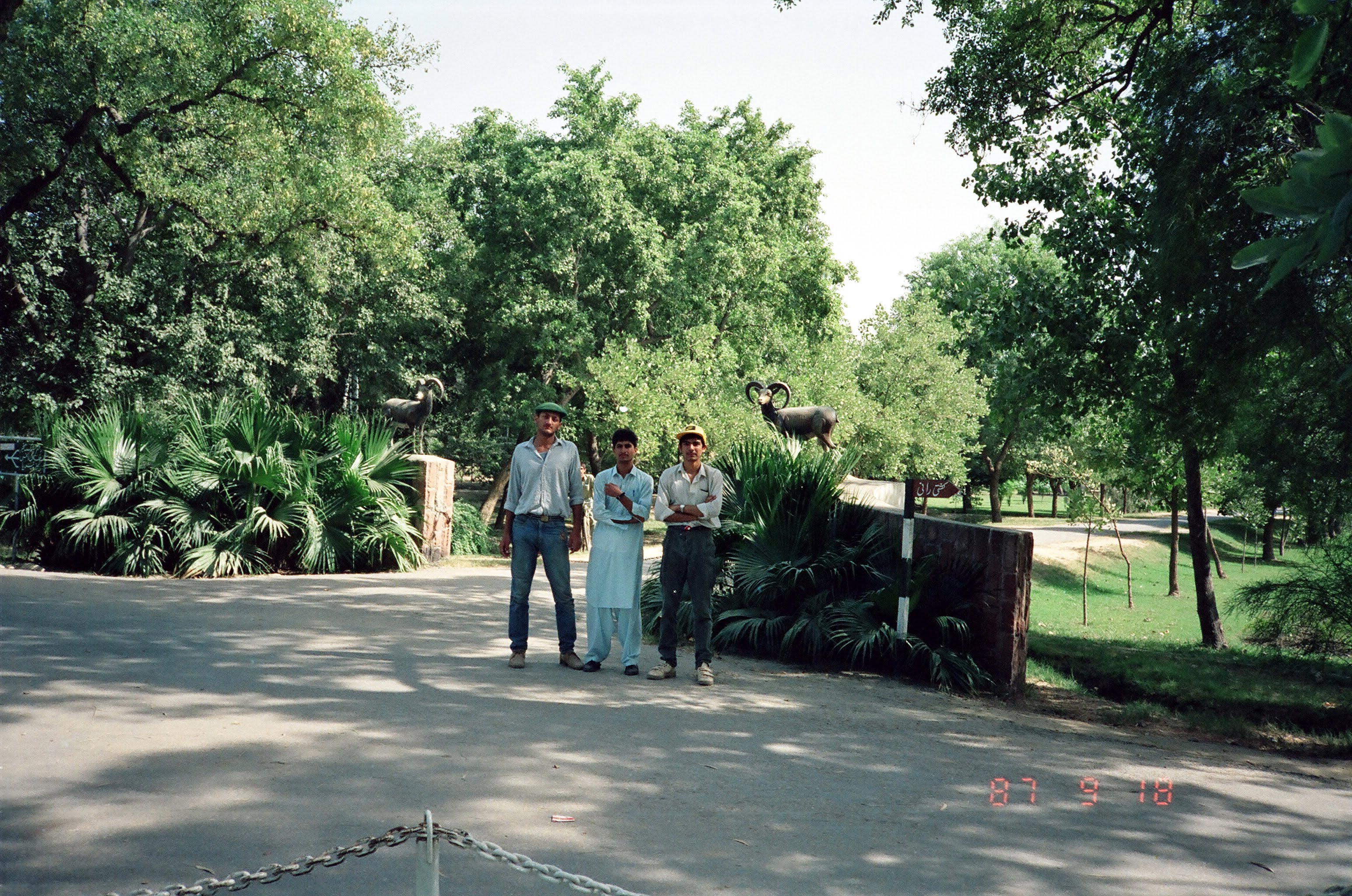🛤️ Mehboob, Aamir & Wasi: The 10-Mile Walk - Trekking the Railway Tracks Back to Lahore 8