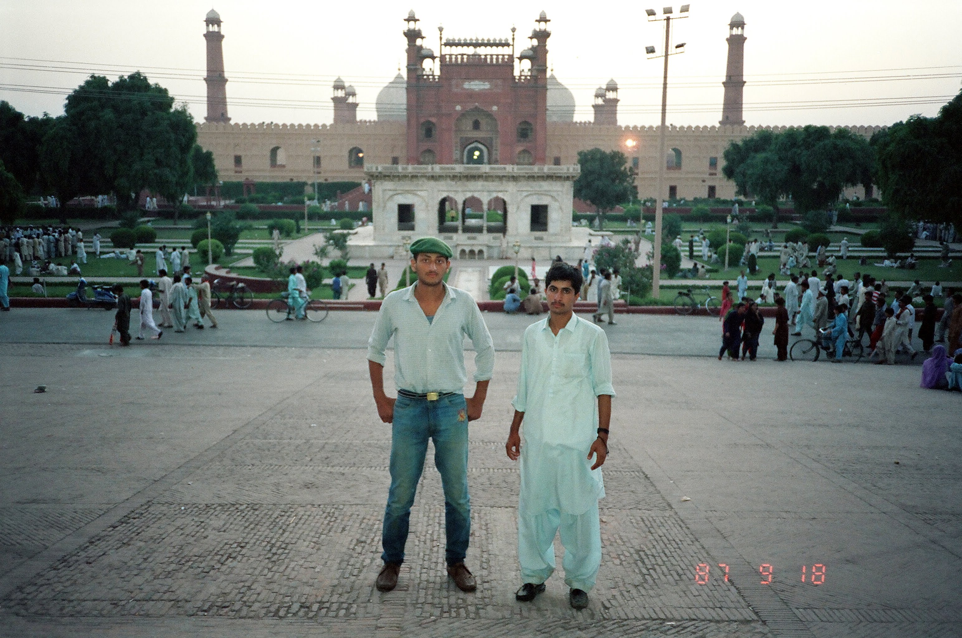 🛤️ Mehboob, Aamir & Wasi: The 10-Mile Walk - Trekking the Railway Tracks Back to Lahore 16